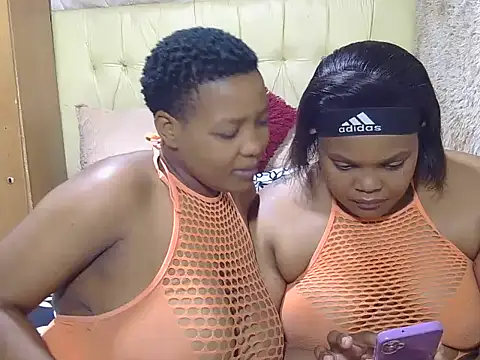 Snapshot of Xxxsluts chatting on 10.09.25 Xxxsluts online show from 10.09.25