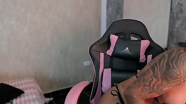 Cleopatra Fit online show from 02.03.25