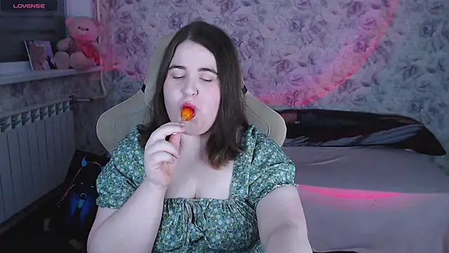 Estelle Hicks online show from 05.20.26
