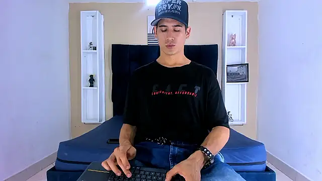 Jhonn Rhyss online show from 12.03.24