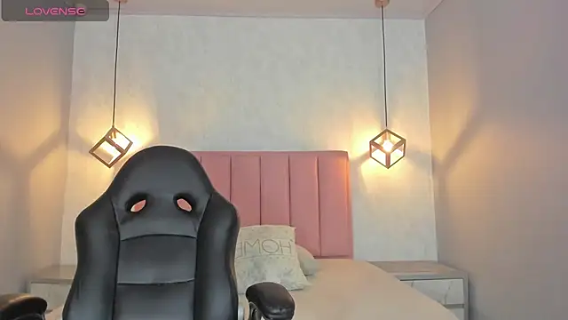 SUNNYCYRUS online show from 02.02.26