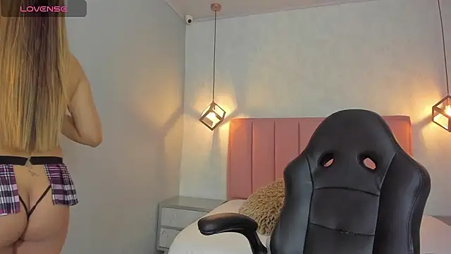 SUNNYCYRUS online show from 02.25.26