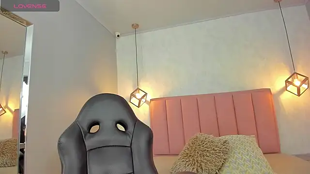 SUNNYCYRUS online show from 02.27.26