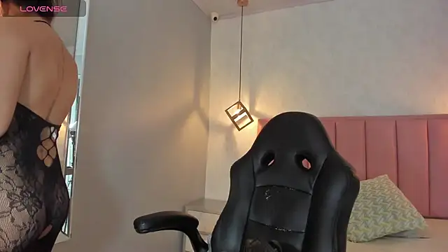 SUNNYCYRUS online show from 05.20.26