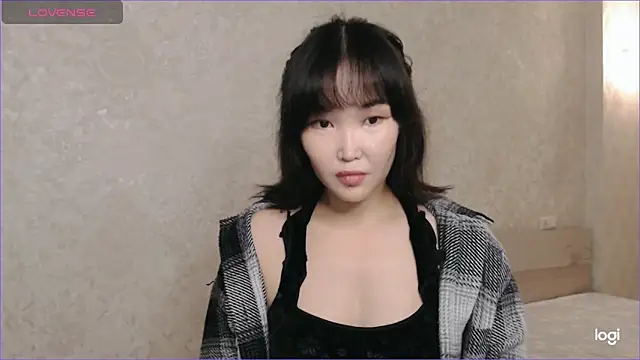 Snapshot of TumiLio chatting on 05.11.26 TumiLio online show from 05.11.26