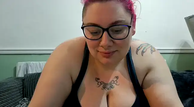 Bustycurves online show from 12.08.24