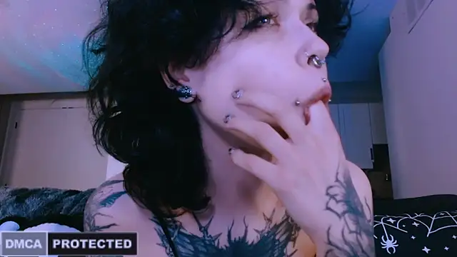 Snapshot of NaughtyLittleFox chatting on 04.22.26 NaughtyLittleFox online show from 04.22.26