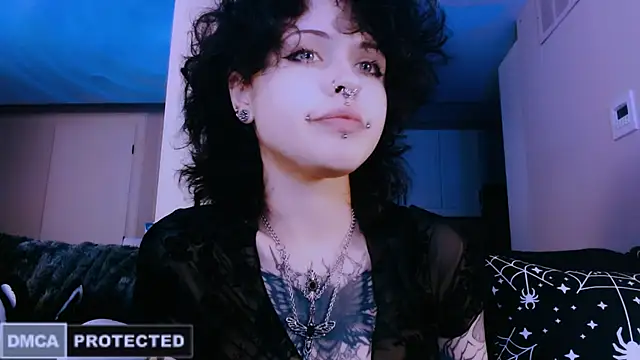 Snapshot of NaughtyLittleFox chatting on 04.29.26 NaughtyLittleFox online show from 04.29.26