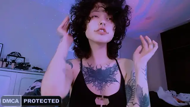 Snapshot of NaughtyLittleFox chatting on 06.07.26 NaughtyLittleFox online show from 06.07.26