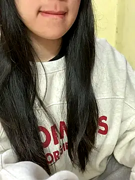 minmin2kk5 online show from 11.26.25