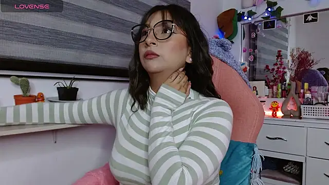 Littlerouse  online show from 01.25.25