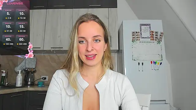 violet blue eyes online show from 12.10.24