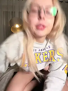 Livewithlucy online show from 02.09.26