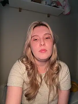 Snapshot of MissLinda chatting on 04.02.26 MissLinda online show from 04.02.26