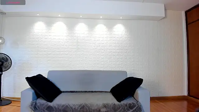 violet scott online show from 01.14.25