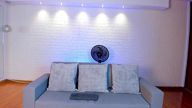 violet scott online show from 03.06.25