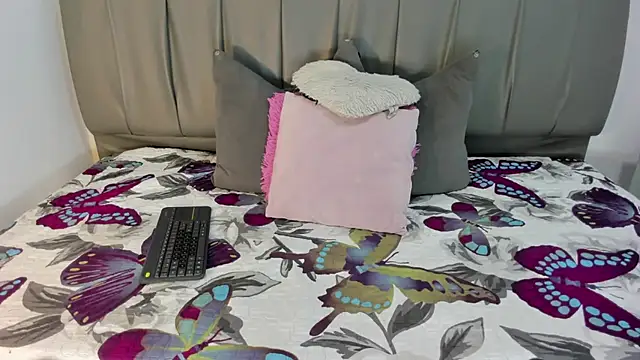 Cherllynn online show from 02.12.25