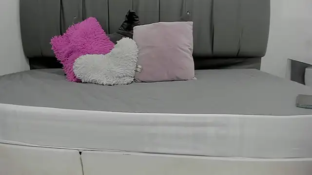 Cherllynn online show from 03.12.25