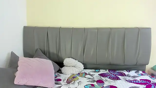 Cherllynn online show from 12.17.25