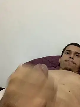 Snapshot of predador762 chatting on 11.25.25 predador762 online show from 11.25.25