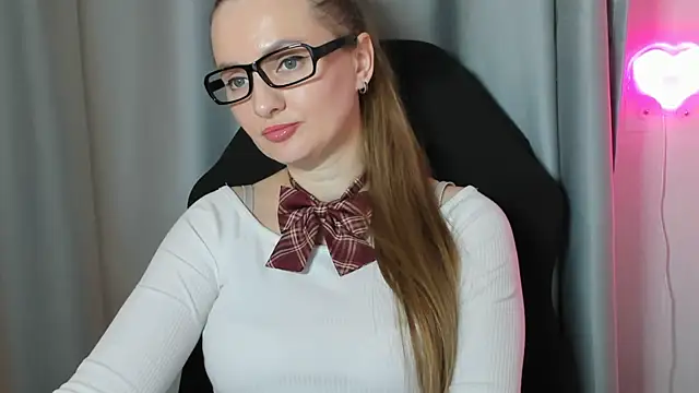 Snapshot of Viola_sweet chatting on 04.30.26 Viola sweet online show from 04.30.26