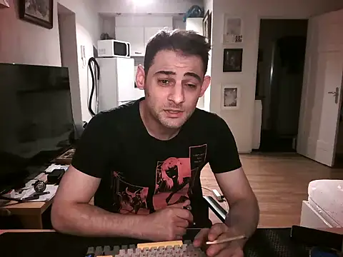 Snapshot of mihaimichael chatting on 07.07.26 mihaimichael online show from 07.07.26