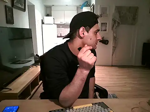 Snapshot of mihaimichael chatting on 08.08.26 mihaimichael online show from 08.08.26