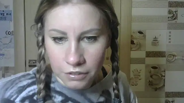 Snapshot of TherestlessKitty chatting on 12.10.24 TherestlessKitty online show from 12.10.24