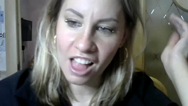 Snapshot of TherestlessKitty chatting on 12.27.24 TherestlessKitty online show from 12.27.24