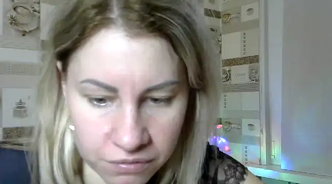 Snapshot of TherestlessKitty chatting on 01.05.25 TherestlessKitty online show from 01.05.25