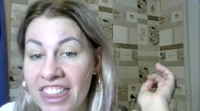 Snapshot of TherestlessKitty chatting on 01.13.25 TherestlessKitty online show from 01.13.25