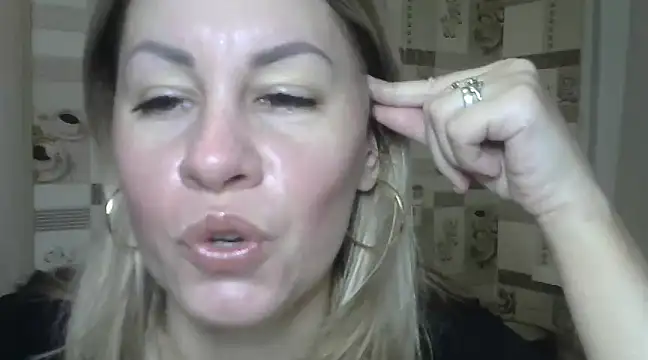 Snapshot of TherestlessKitty chatting on 01.19.25 TherestlessKitty online show from 01.19.25