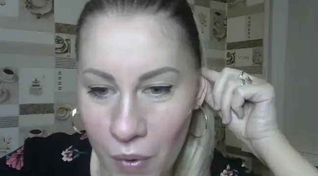 Snapshot of TherestlessKitty chatting on 01.22.25 TherestlessKitty online show from 01.22.25