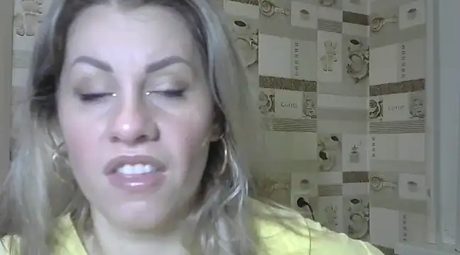 Snapshot of TherestlessKitty chatting on 01.25.25 TherestlessKitty online show from 01.25.25