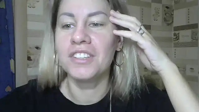 Snapshot of TherestlessKitty chatting on 01.29.25 TherestlessKitty online show from 01.29.25