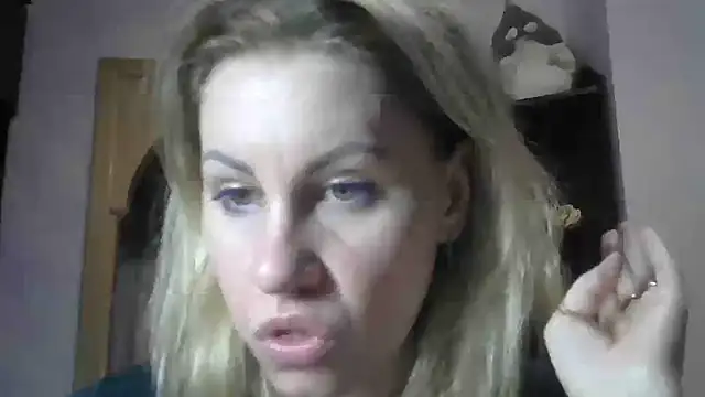 Snapshot of TherestlessKitty chatting on 02.03.25 TherestlessKitty online show from 02.03.25