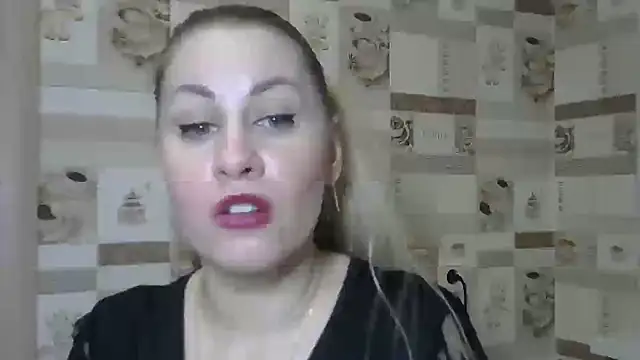 Snapshot of TherestlessKitty chatting on 02.14.25 TherestlessKitty online show from 02.14.25