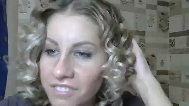 Snapshot of TherestlessKitty chatting on 02.18.25 TherestlessKitty online show from 02.18.25