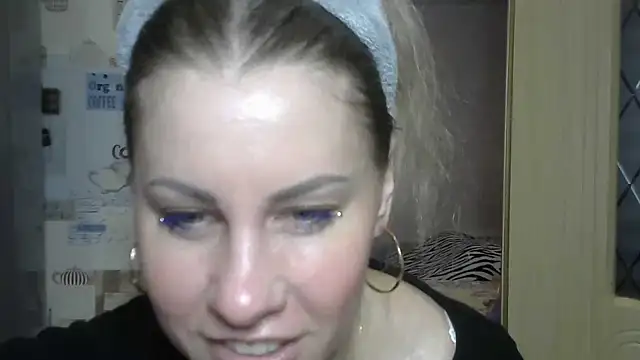 Snapshot of TherestlessKitty chatting on 02.21.25 TherestlessKitty online show from 02.21.25