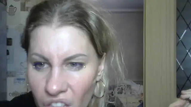 Snapshot of TherestlessKitty chatting on 02.21.25 TherestlessKitty online show from 02.21.25