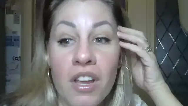 Snapshot of TherestlessKitty chatting on 02.27.25 TherestlessKitty online show from 02.27.25