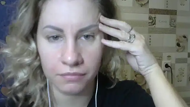 Snapshot of TherestlessKitty chatting on 03.04.25 TherestlessKitty online show from 03.04.25