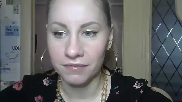 Snapshot of TherestlessKitty chatting on 03.05.25 TherestlessKitty online show from 03.05.25