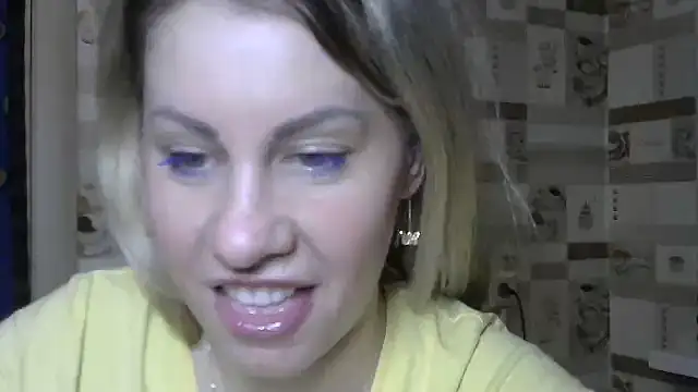 Snapshot of TherestlessKitty chatting on 03.08.25 TherestlessKitty online show from 03.08.25