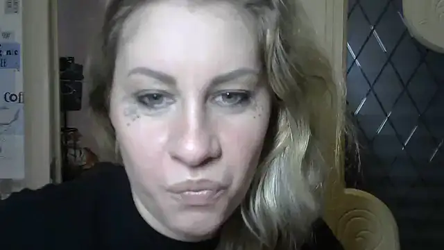 Snapshot of TherestlessKitty chatting on 03.12.25 TherestlessKitty online show from 03.12.25