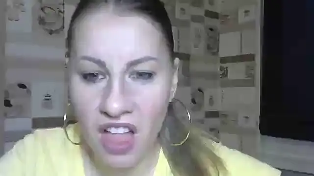 Snapshot of TherestlessKitty chatting on 10.06.25 TherestlessKitty online show from 10.06.25