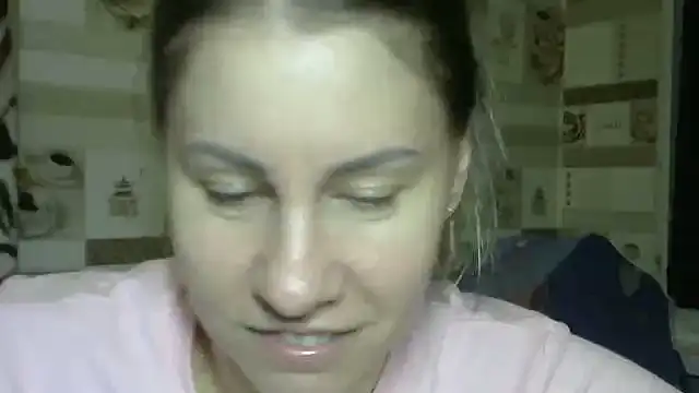 Snapshot of TherestlessKitty chatting on 10.08.25 TherestlessKitty online show from 10.08.25