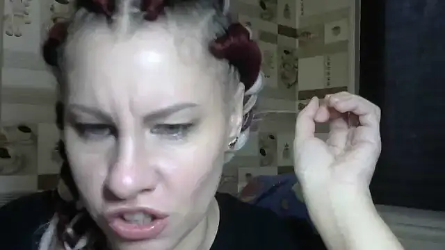 Snapshot of TherestlessKitty chatting on 10.16.25 TherestlessKitty online show from 10.16.25