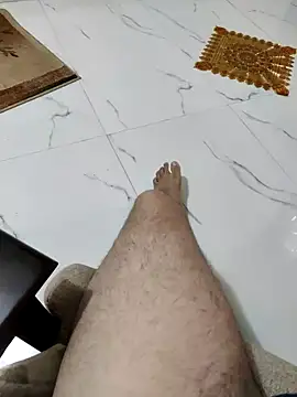 ARYANAVAILABLE online show from 11.20.25