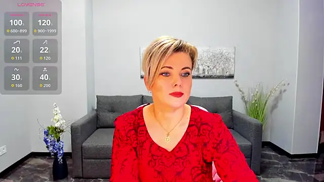 Julia Wilsone online show from 11.30.25